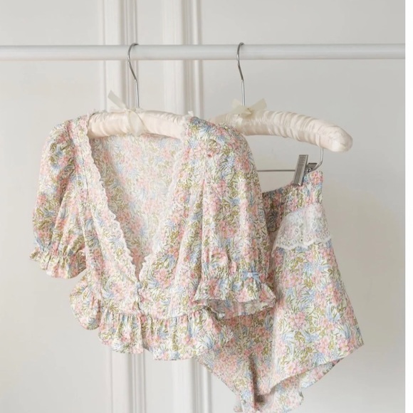 Farrah set for love and 🍋 lemons - Picture 16 of 16